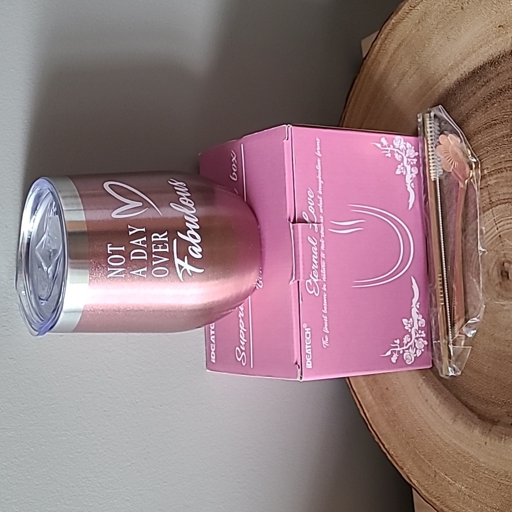 NIB wine cup with accessories